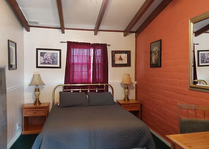 Trail Rider's Motel 2*